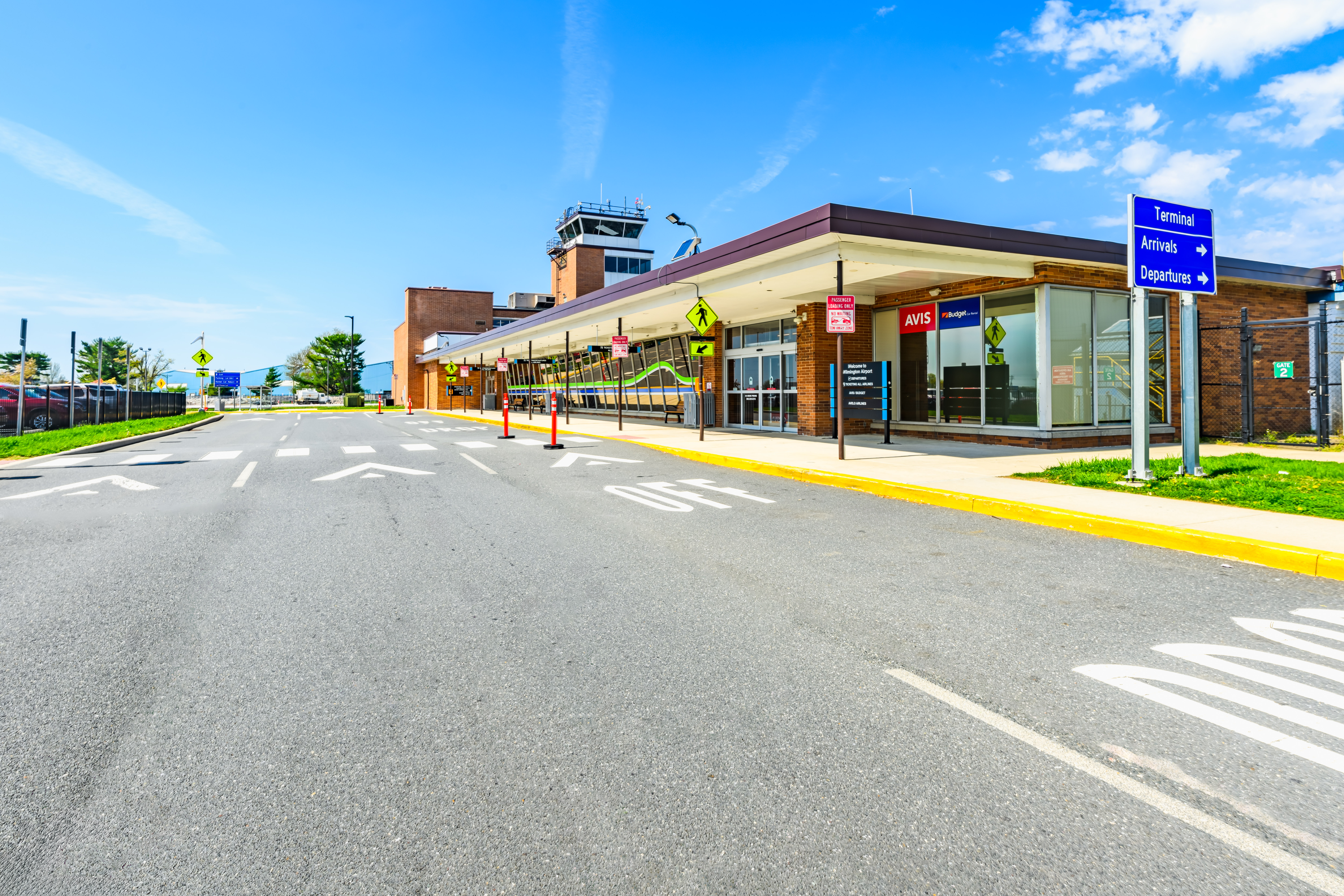 Font view of Wilmington Airport (ILG) drop-off/pick-up area